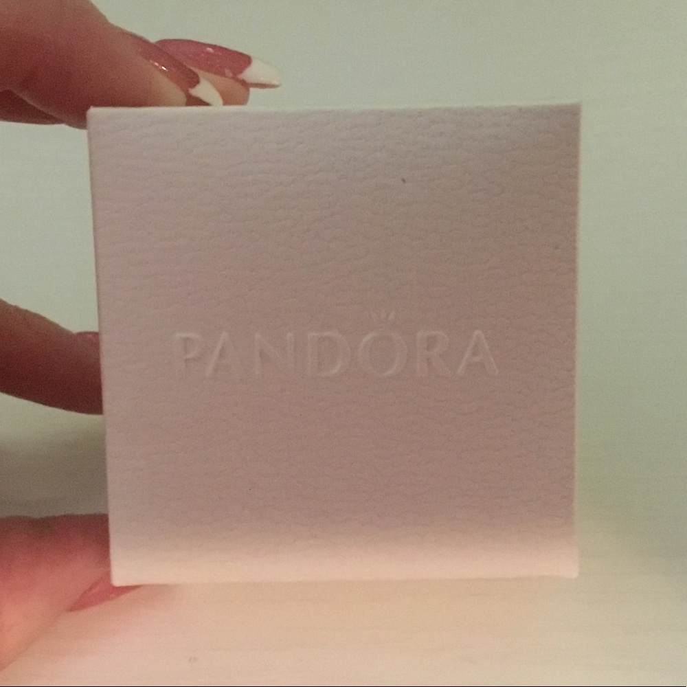 Ladies Pandora ring